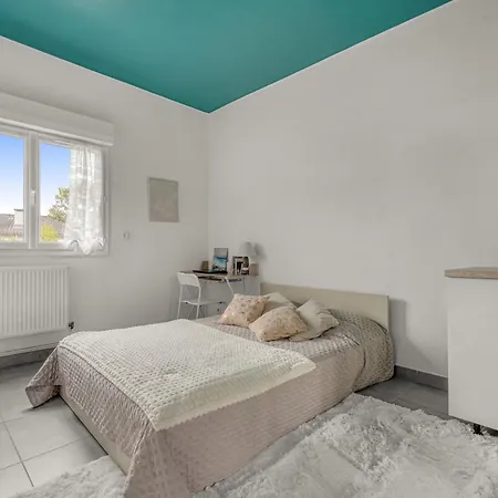 Et Petit Box Proche Metro Et Gare Apartment *